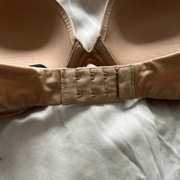 Victoria’s Secret nude strapless bra 32D - Picture 2 of 3